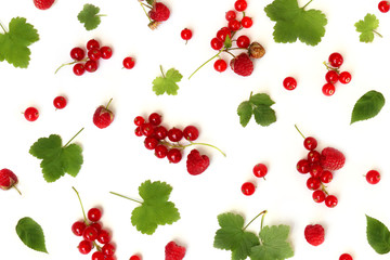 Background of berries and leaves. Red currant (Latin Ríbes rúbrum) and raspberries (Latin Rúbus idáeus). Isolated on white background, top view, flat lay. Can be used for wallpapers and packaging. - obrazy, fototapety, plakaty