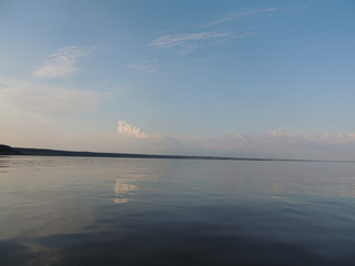 закат на озере