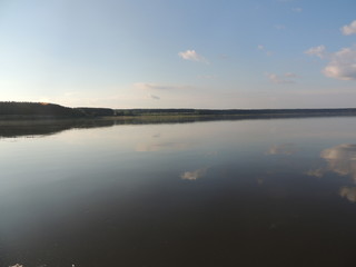 водная гладь озера