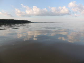 водная гладь озера