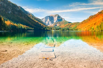 Keuken spatwand met foto Vorderer Langbathsee-meer in de bergen van Alpen, Oostenrijk. © smallredgirl