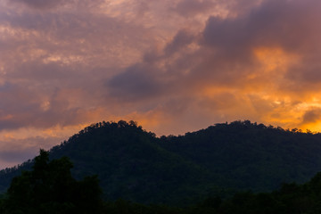 Obraz premium sunlight over mountain