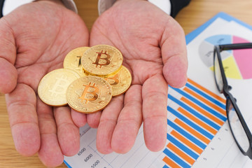仮想通貨とビジネスパーソン
