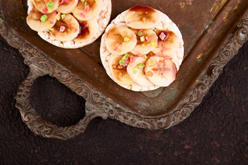 Snack with rice crispbread and fresh fruits