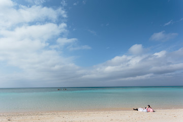 Fototapeta na wymiar 沖縄、最南端の波照間島・ニシ浜
