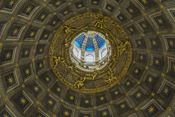 Fototapeta premium Interior of Siena cathedral in Italy