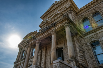 Fototapeta premium Historic courthouse looking up