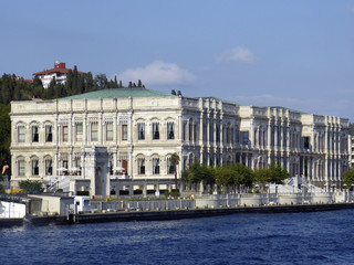 Ciragan-Palast am Bosporus