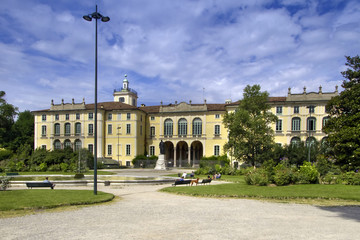 Milano, Palazzo Dugnani, Lombardia, Italia, Europa, Yellow Dugnani Palace and Fountain in Milan, Lombardy, Italy, Europe
