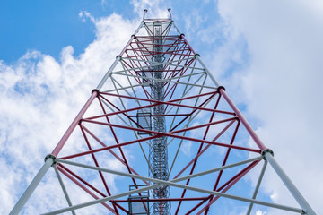 Metal antenna with a ladder on top