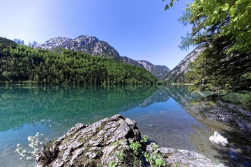 Fototapeta premium Leopoldsteinersee - Lake Leopoldsteiner