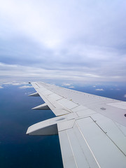 ジェット旅客機の翼