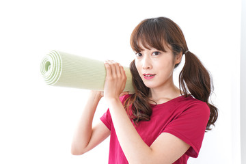 ヨガをする女性