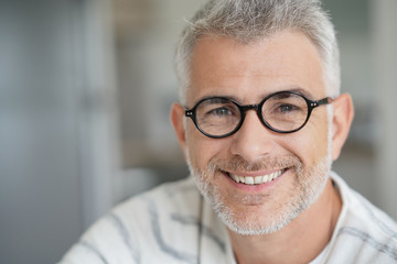 Middle-aged guy with trendy eyeglasses