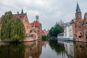 Obraz premium Brugge streets with canals in the early morning