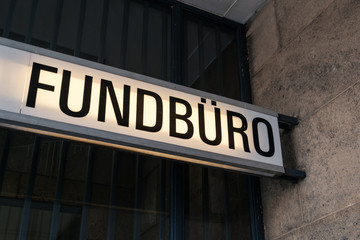 Fundbüro , verloren und gefunden 