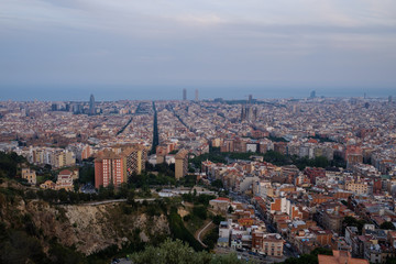 Fototapeta premium Barcelona city lit up at at night