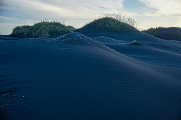 Obraz premium Stokksnes, Iceland. Gorgeous capу with black sand, cliffs and mountains.