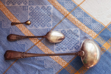 Spoons of different sizes.