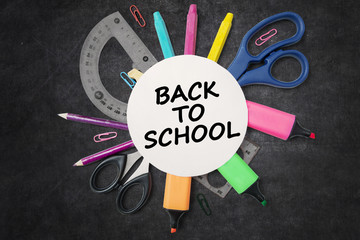 Round paper with word of back to school