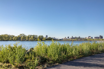 Obraz premium Pathway along Lake Erie NY with Sunset