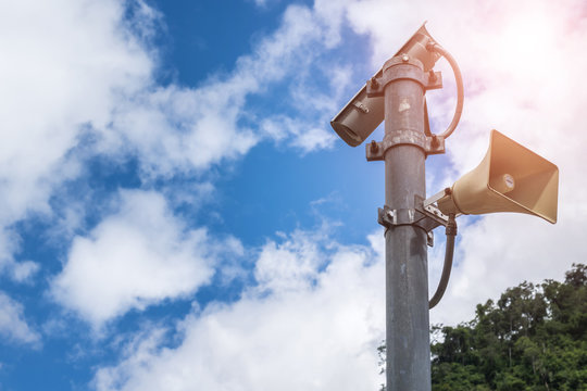 ccvt, speaker on the pole with cloud and bluesky