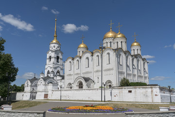 Владимир. Успенский собор в сквере им. А.С.Пушкина.