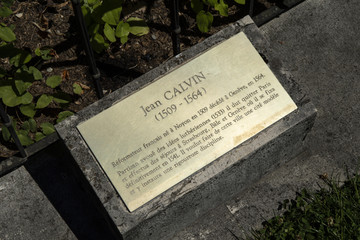 Inschrift am Grab von Jean Calvin, Cimetiere des Rois, Genf, Schweiz