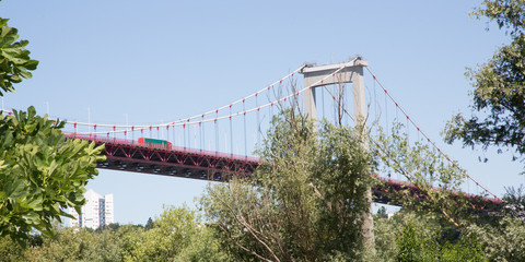 Aquitaine Bridge is a suspension bridge, road bridge and steel bridge
