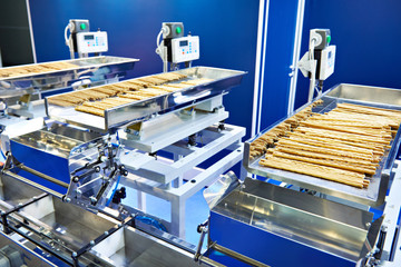 Filling machine for dry food