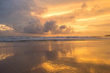 Store enrouleur tamisant sans perçage Plage et mer sunset on the beach in Asia