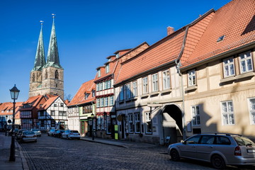 Naklejka na ściany i meble Quedlinburg, Altstadt mit Nikolaikirche