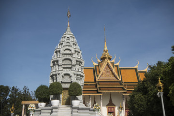 Fototapeta premium CAMBODIA PHNOM PENH ROYAL PALACE NORODOM STUPA