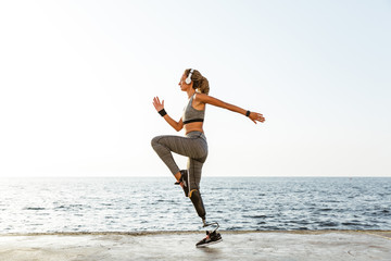 Amazing disabled sports woman running