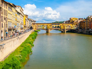 Obraz premium Ponte Vecchio over Arno river in Florence, Italy.