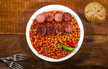 Beans with grilled sausage