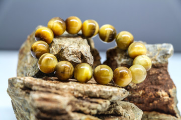 golden rutilated quartz