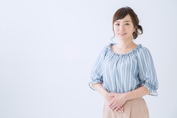 歓迎する女性