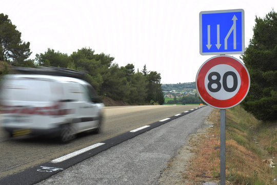 Panneau 80 kmh en vigueur à partir du 1er juillet 2018.