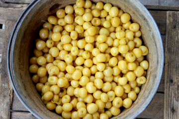 food, corn, vegetable, green, bowl, white, healthy, isolated, pea, yellow, peas, ingredient, raw, bean, seed, grain, beans, canned, diet, can, vegetarian, agriculture, nutrition, chickpea, meal
