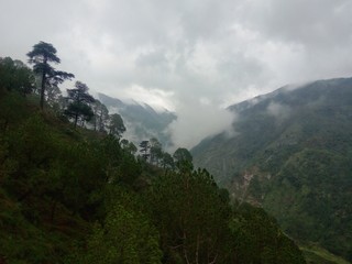 Obraz premium mountain valley clouds
