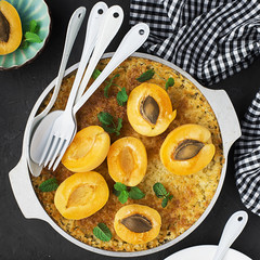 Semolina cake with apricots and honey