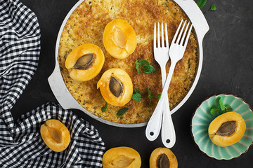 Semolina cake with apricots and honey