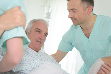 Obraz premium patient doing physical therapy