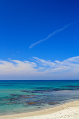 青い海と白い雲