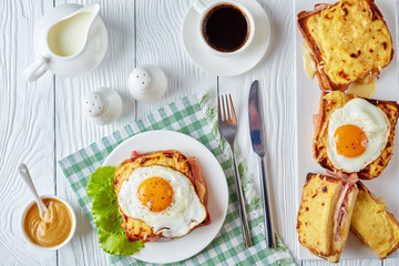 croque monsieur and croque madame toasts