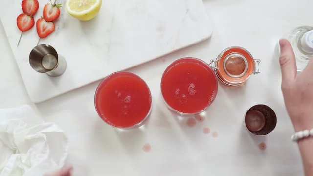 Step by step. Preparing Kentucky kiss burbon bourbon with fresh organic strawberries