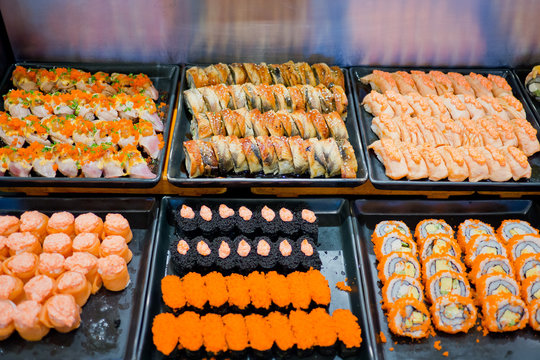 sushi roll, salmon roll, japanese food, fresh food, raw