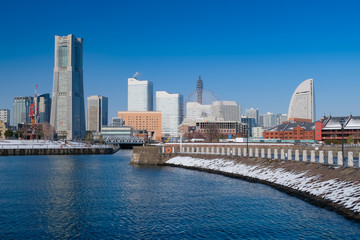 Obraz premium 積雪 横浜 みなとみらい 象の鼻防波堤