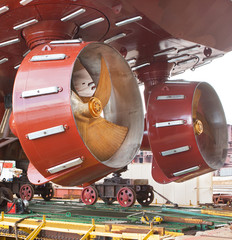 New ship screws and steering gear